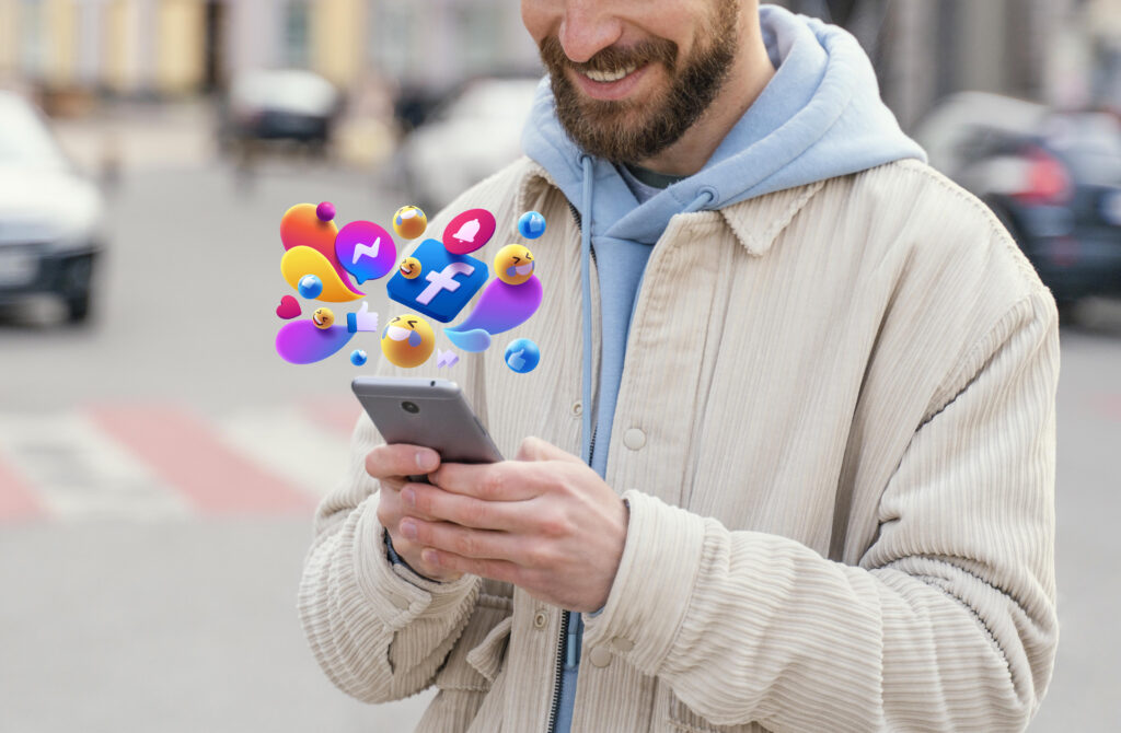 vid-sboku-muzcina-derzit-smartfon